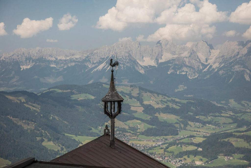 Hocheckhuette On Of The Hahnenkamm Mountain Gasthof *